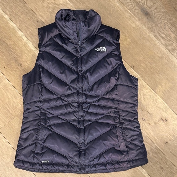 The North Face Women's Purple Quilted Down Vest EUC - Picture 11 of 11